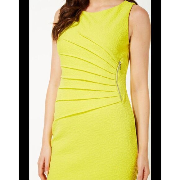 Ivanka Trump Dresses & Skirts - Ivanka Trump Size 10 Ruched Sleeveless Yellow Textured Side Zipper Pleated Accen